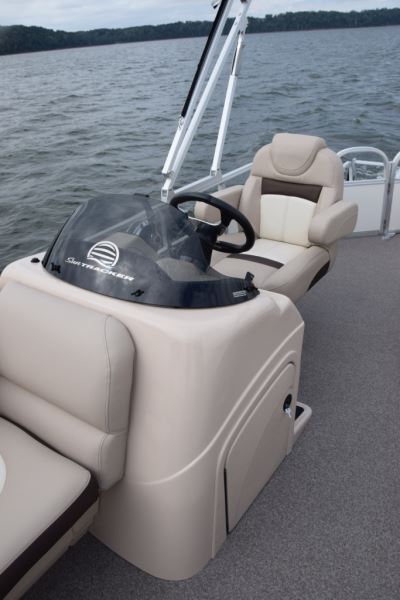 SUN TRACKER PARTY BARGE 22 DLX XP3 | Pontoon &amp; Deck Boat 